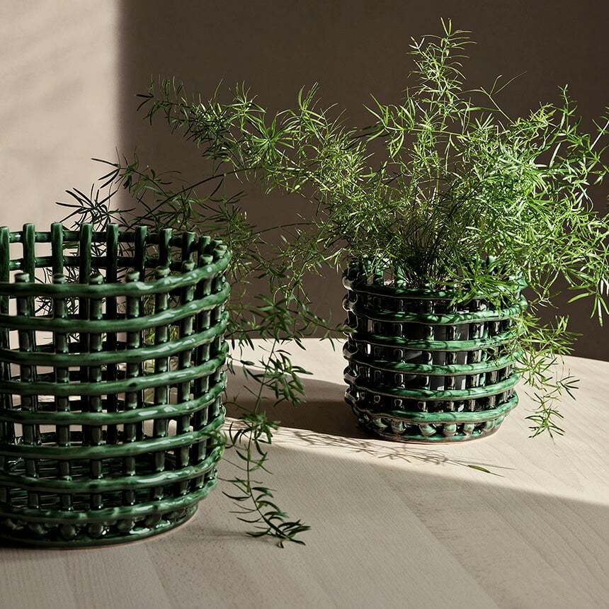 ferm LIVING ファームリビング セラミック バスケット スモール 直径16cm 北欧雑貨 インテリア カゴ おしゃれ 小物入れ デンマーク 収納 陶器 ポットカバー 鉢カバー インテリア雑貨 北欧雑貨 キッチン 玄関 リビング