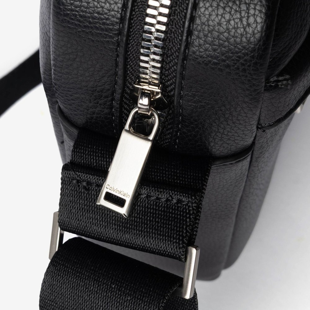 カルバンクライン Calvin Klein RAISED REPORTER レイズド リポーター LV04D3160G ショルダーバッグ メンズ バッグ