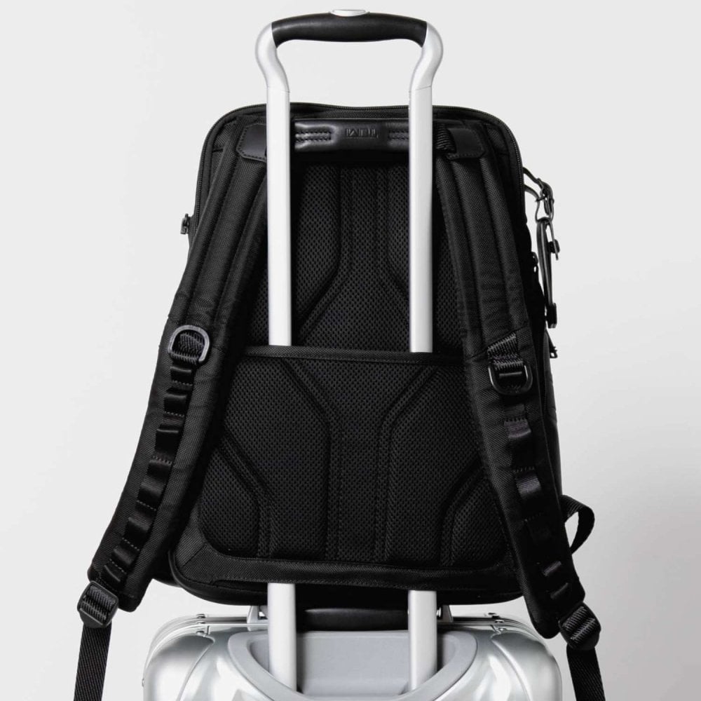 トゥミ TUMI ALPHA BRAVO アルファ ブラボー Navigation Backpack ナヴィゲーション バックパック 0232793D 142479 0232793DGMT 159082 リュックサック メンズ バッグ ブラック 防水加工 ラップトップ収納 PCポケット 収納力 大容量 通勤 ビジネス