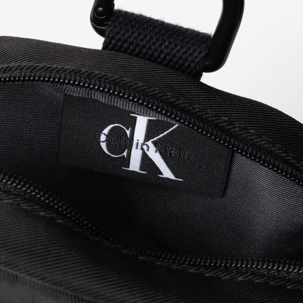 カルバンクライン Calvin Klein BOLD LOGO NYLON SLIM REPORTER ボールド ロゴ ナイロン スリム レポーター LV04D3231G ショルダーバッグ メンズ バッグ