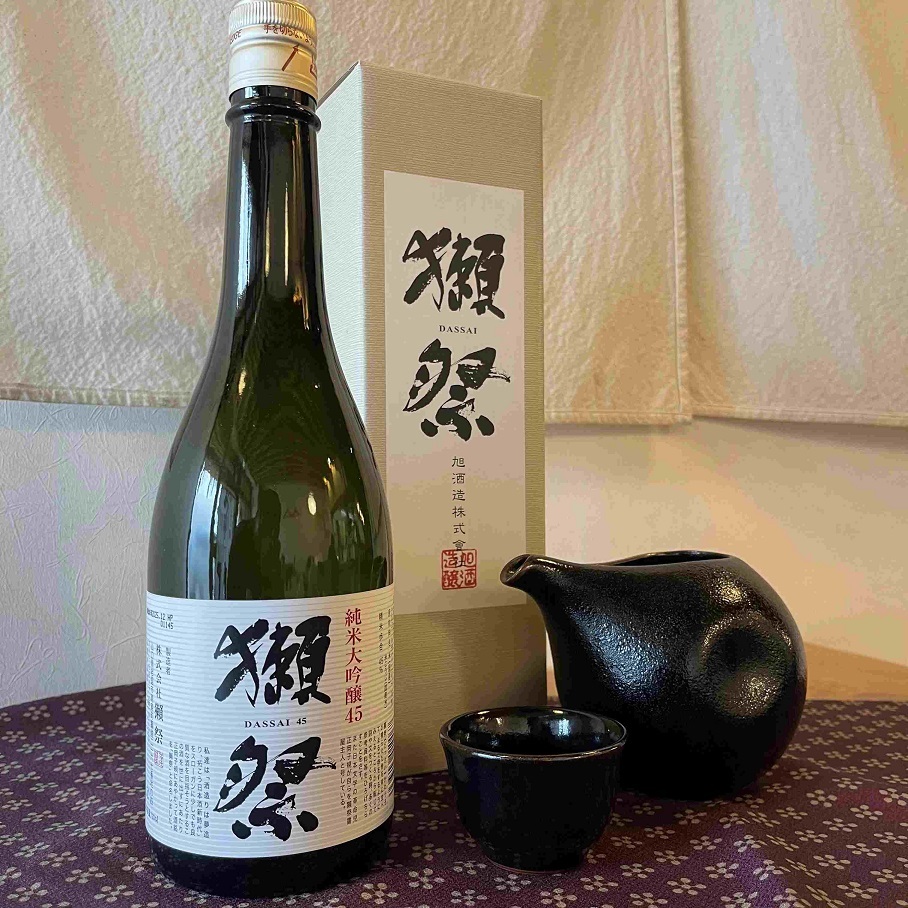 【正規販売店】獺祭45【1800ml・一升瓶】専用カートン付 日本酒 純米大吟醸 DASSAI45 のし対応 敬老の日 内祝い 誕生日 お祝い 贈り物 正規品 有名 人気 飲みやすい 退職祝い【送料無料※一部地域を除く】
