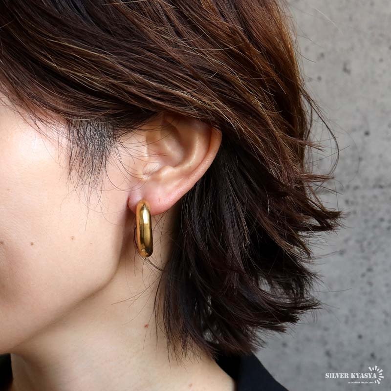 ステンレス 太幅 C型 フープピアス 2カラー レディース アクセサリー ぷっくり ボリューム 艶感 曲線 シンプル 存在感 大人可愛い おしゃれ 上品 カジュアル きれいめ モード ベーシック 耳元 顔周り 両耳用2点セット
