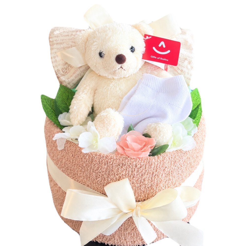 おむつケーキ 出産祝い くまちゃん ぬいぐるみ 名入れ対応 テープS 15枚 タオル ガーゼ くつ下 ベビーギフト 男の子 女の子