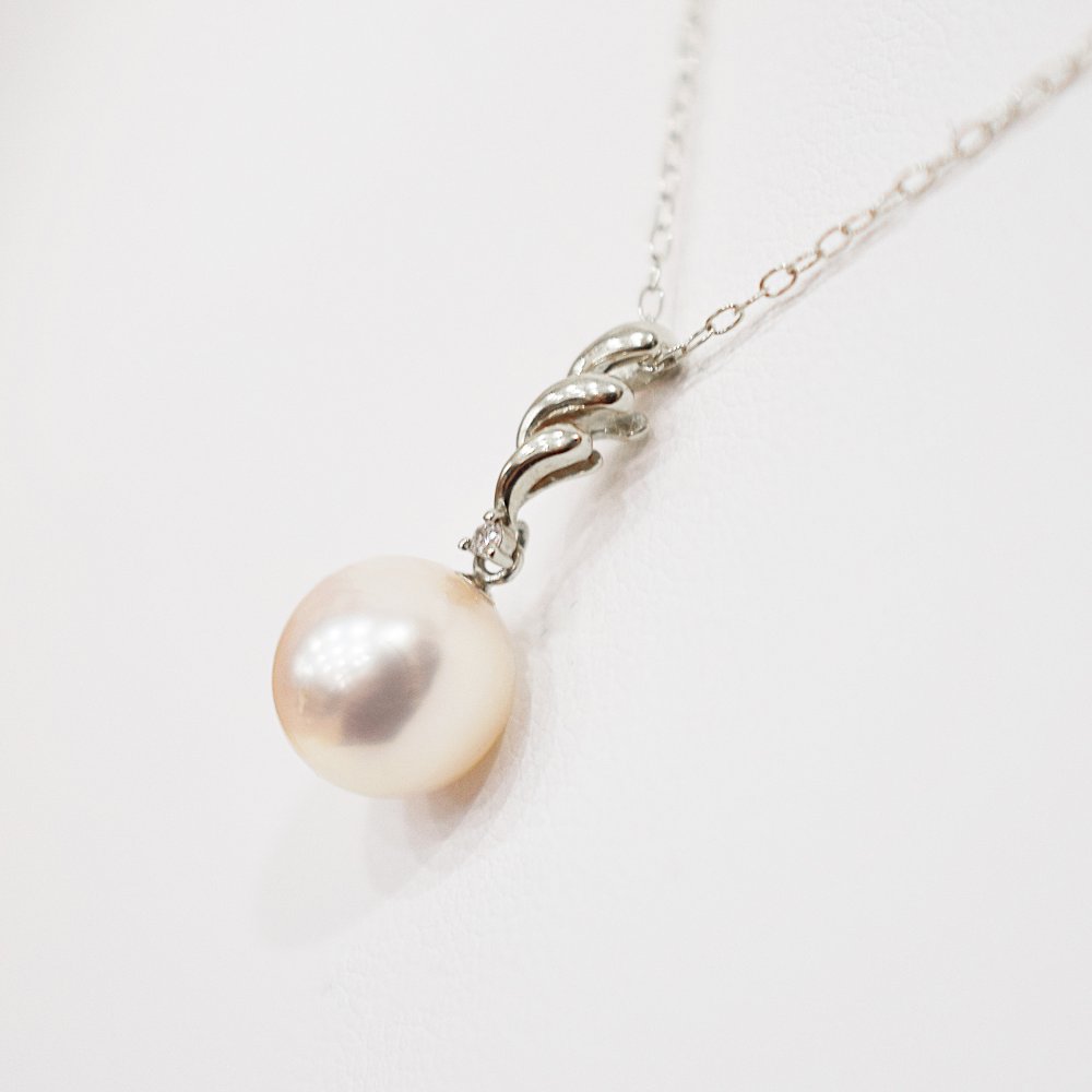 ［pearl582］ 8mm - 8.5mm ホワイトピンク ペンダント ダイヤモンド付 あこや真珠 0.01ct