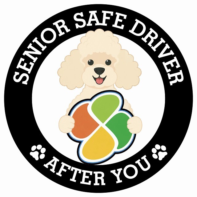 カーサイン 高齢者マーク SENIOR SAFE DRIVER プードル ステッカー シール 直径13cm 肉球 日本製 車