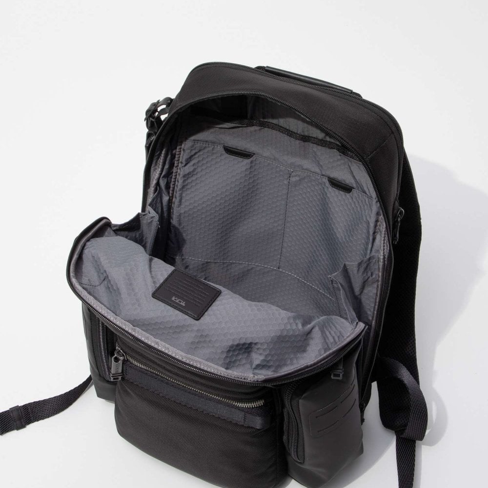 トゥミ TUMI ALPHA BRAVO アルファ ブラボー Navigation Backpack ナヴィゲーション バックパック 0232793D 142479 0232793DGMT 159082 リュックサック メンズ バッグ ブラック 防水加工 ラップトップ収納 PCポケット 収納力 大容量 通勤 ビジネス