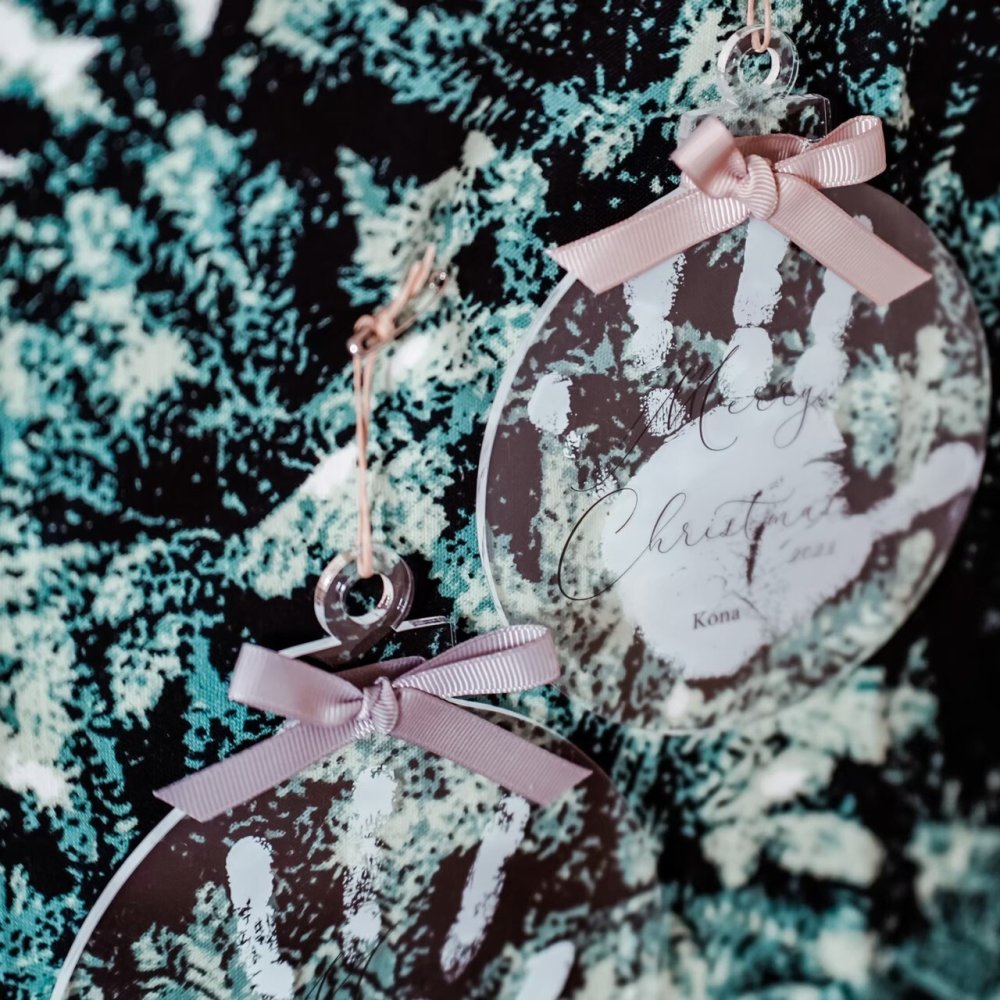 【発送前にサンプル作成で安心】〈お子様の手形で〉クリスマス クリア オーナメント 飾り アクリル 飾り 装飾 ナチュラル グッズ アイテム おうち 赤ちゃん フォトブース Merry Christmas 映え スタジオ ホームパーティ バースデー メモリアル 出産 内祝い 撮影 小物 ツリー