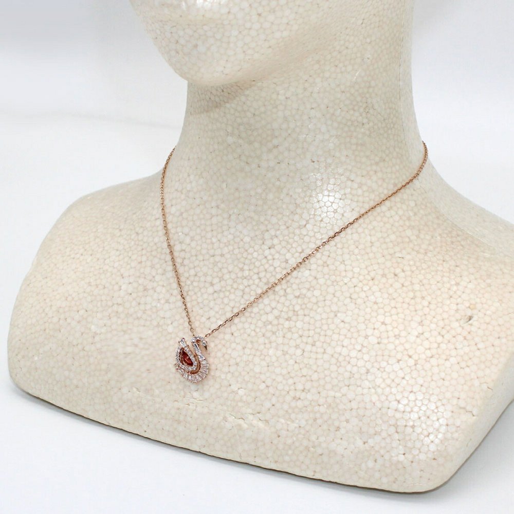 スワロフスキー SWAROVSKI ネックレス ダンシングスワン Swan 5732413 スワン ペンダント アクセサリー レディース ローズゴールド+レッド 海外正規品