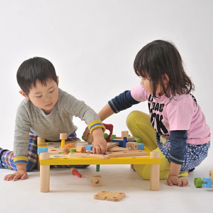 知育玩具 大工おもちゃ カーペンターテーブル 3歳 木製 指先トレーニング アイムトイ 海外ブランド 男の子 女の子
