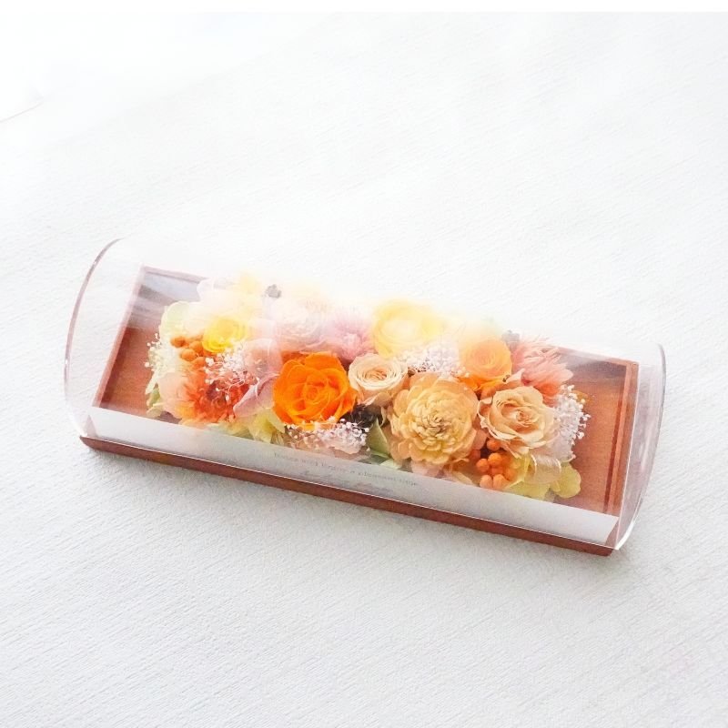 プリザーブドフラワーアレンジメント 【ウッドプレートのケーキ】　 華やかで落ち着きのある色彩のグラデーション　ケースに入ったケーキのようです。プリザーブドフラワー 誕生日 花 プレゼント お祝い グリーン 和 ギフト メッセージ 送料無料  プレゼント おしゃれ リビング インテリア 枯れない花 土日発送 母の日 敬老の日 お中元 お歳暮
