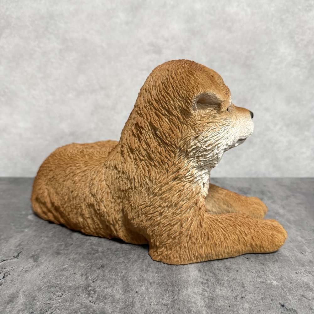 犬の置物 寝そべる秋田犬 横幅31cm woobia ウービア 大きい かわいい おしゃれ ガーデン インテリア オブジェ 可愛い プレゼント 北欧 玄関 雑貨 動物 モダン 面白い 庭 ギフト 屋外 家 リアル 玄関先 ガーデンオーナメント