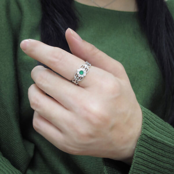 プラチナ 取り巻きリング エメラルド婚約指輪 アンティーク