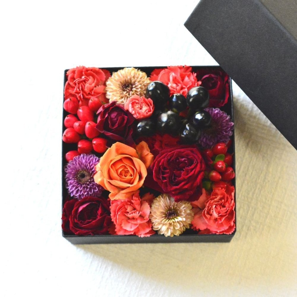 【ＡＲＮＯＸ】ＢＯＸフラワー　送料無料 即日発送 御祝いに生花のBOXフラワー 生花 敬老の日 フラワー ギフト 誕生日 結婚祝い お見舞 送別 新築祝い フラワーケーキ BOXフラワー BOXアレンジ ウエディング 御祝い 卒業 入学 出産 お供え 敬老の日 お中元 お歳暮