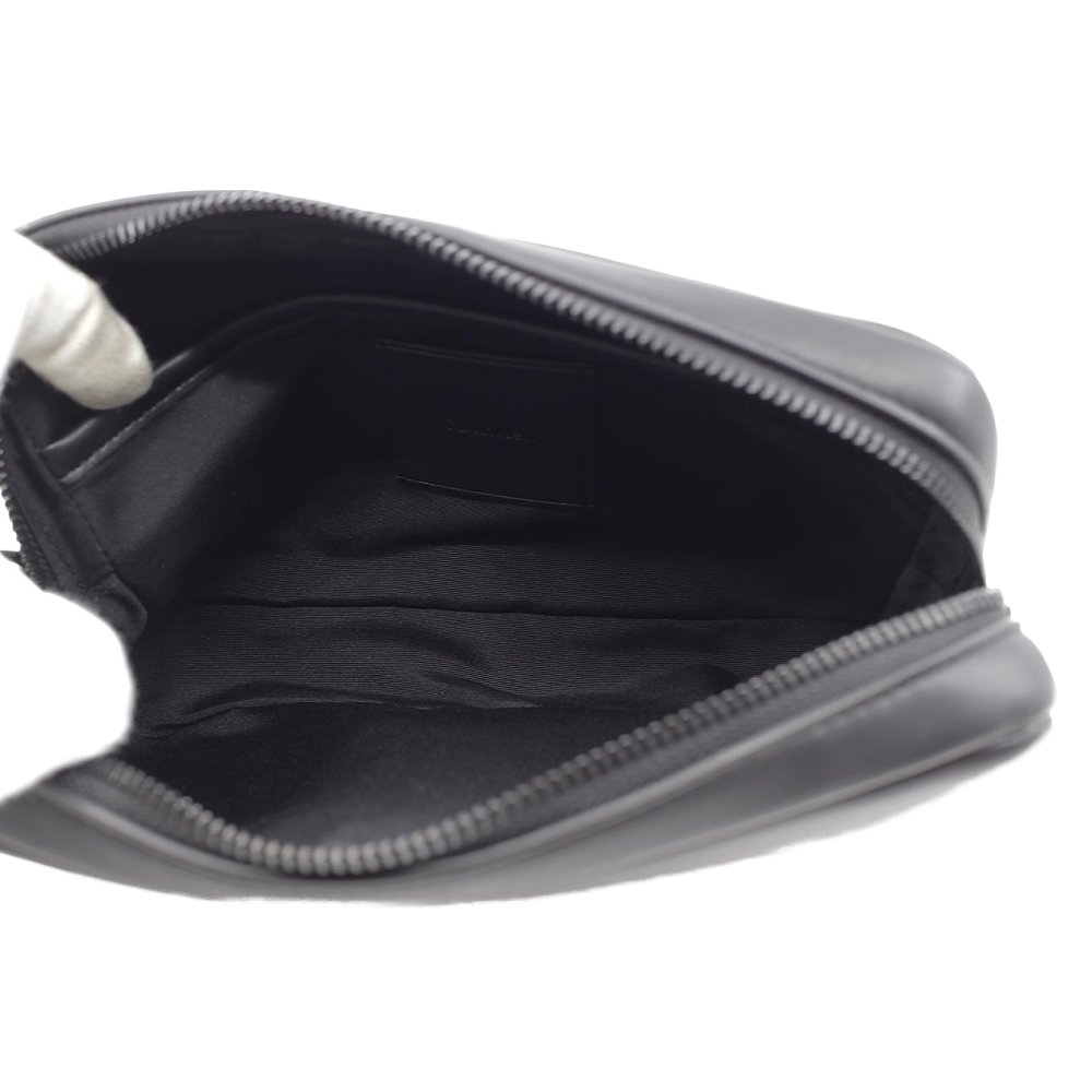カルバンクライン　CK　Calvin Klein　セカンドバッグ　LV04D1257G UB1　ブラック BLACK　BOLD POUCH WITH HANDLE　ボールド ポーチ ウィズ ハンドル　クラッチバッグ　Europeライン
