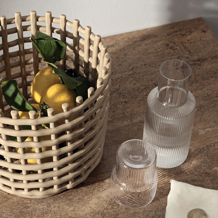 ferm LIVING ファームリビング セラミック バスケット ラージ 直径23.5cm 北欧雑貨 インテリア カゴ おしゃれ 小物入れ デンマーク 収納 陶器 ポットカバー 鉢カバー インテリア雑貨 北欧雑貨 キッチン 玄関 リビング