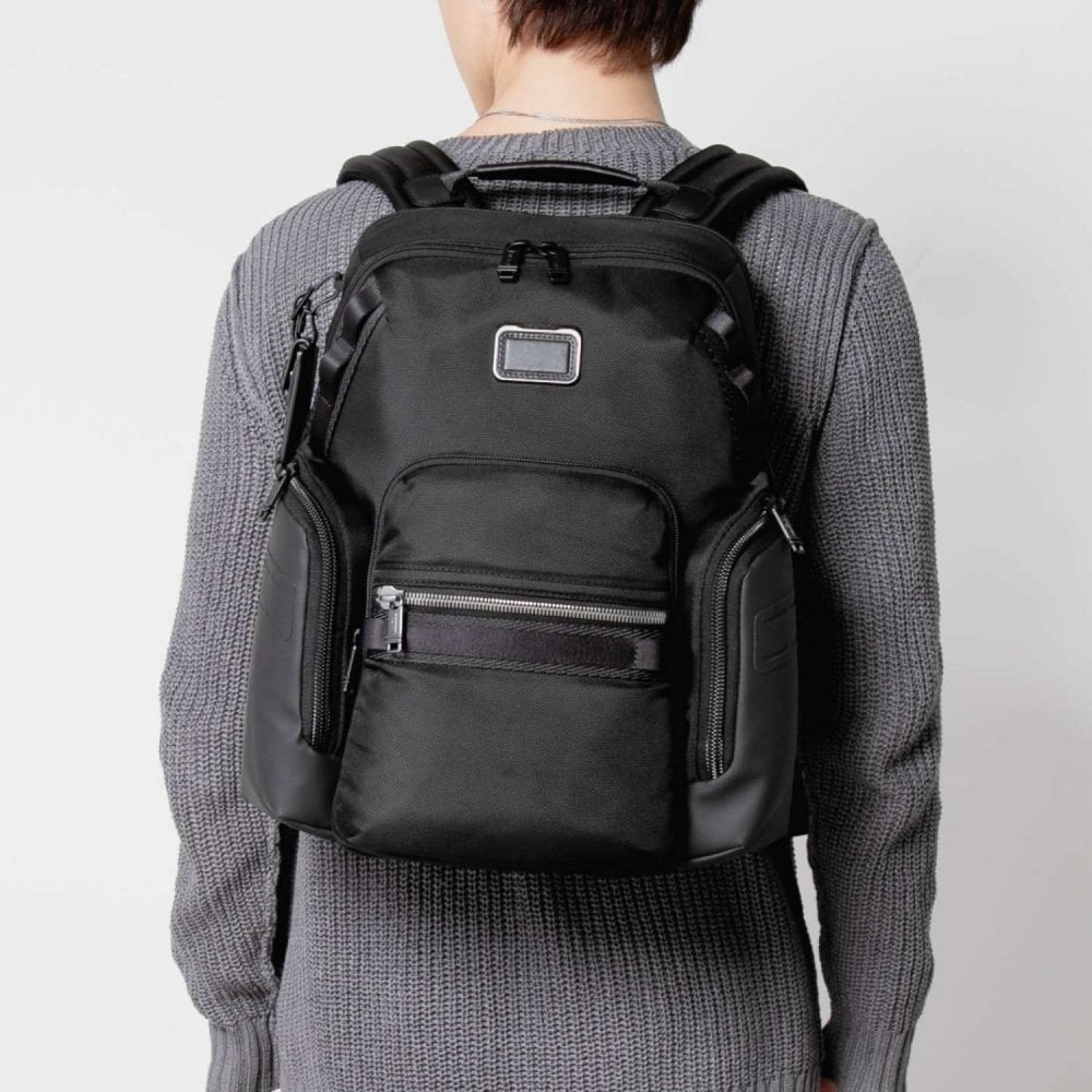 トゥミ TUMI ALPHA BRAVO アルファ ブラボー Navigation Backpack ナヴィゲーション バックパック 0232793D 142479 0232793DGMT 159082 リュックサック メンズ バッグ ブラック 防水加工 ラップトップ収納 PCポケット 収納力 大容量 通勤 ビジネス