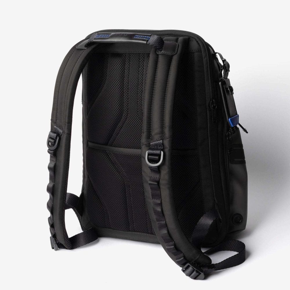 トゥミ TUMI ALPHA BRAVO アルファ ブラボー Navigation Backpack ナヴィゲーション バックパック 0232793D 142479 0232793DGMT 159082 リュックサック メンズ バッグ ブラック 防水加工 ラップトップ収納 PCポケット 収納力 大容量 通勤 ビジネス