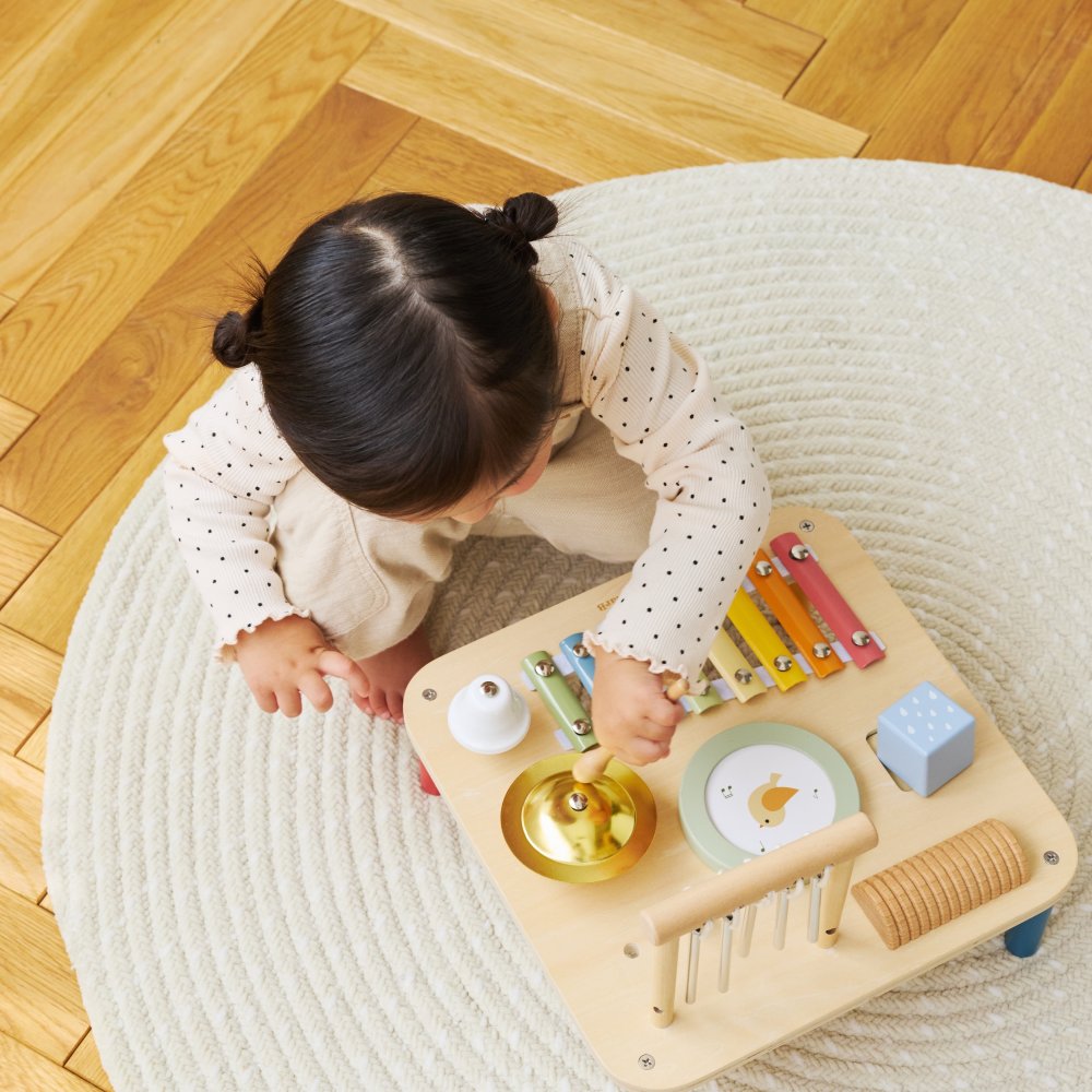 誕生日プレゼント PolarB ポーラービー ミュージックテーブル 楽器 おもちゃ 音の出るおもちゃ シロフォン ドラム たいこ ギロ チャイム シンバル ベル ラトル ガラガラ 7つの音あそび 演奏ごっこ 木製 木のおもちゃ 知育玩具 北欧 くすみカラー おしゃれ 男の子 女の子 お祝い ギフト