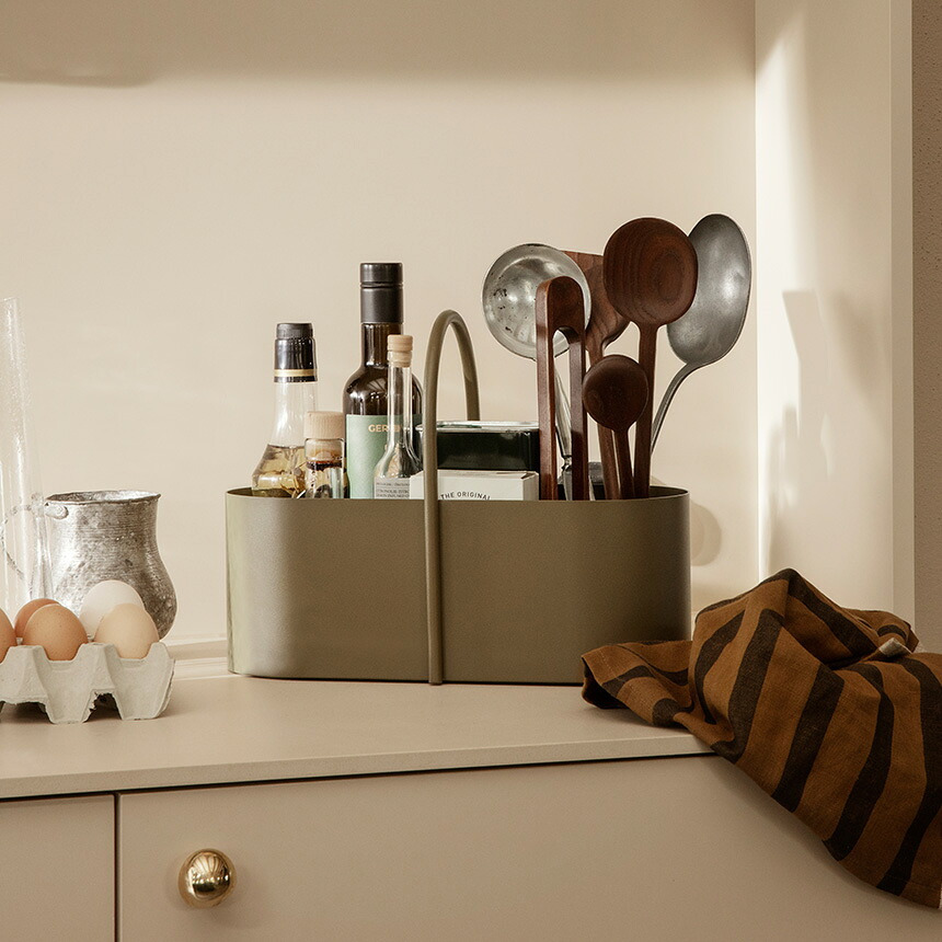ferm LIVING ファームリビング Grib Toolbox グリブ ツールボックス 幅35cm 北欧小物入れ 収納 インテリア 雑貨 メイクボックス おしゃれ キッチンツール アイアン バスケット カゴ