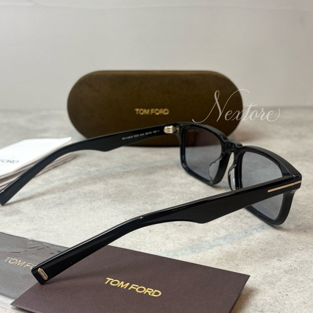 【並行輸入品】【正規品・新品 箱付き】TOMFORD トムフォード TF1148D FT1148D 01A イタリア製 サングラス メガネ 眼鏡 メンズ レディース TOM FORD トム フォード 伊達メガネ