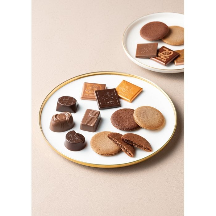 送料無料 お歳暮 ゴディバチョコレート&クッキー アソートメント チョコレート 19粒入/クッキー8枚入  ※11/2以降の出荷予定となります。北海道・沖縄・離島は配達不可 全国送料無料 御歳暮 早割 お歳暮2026 御挨拶 お取り寄せ グルメ スイーツ