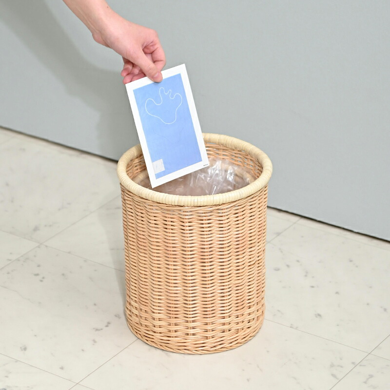 ゴミ箱 ラタンで編まれた丸いバスケット 丸形 円形 丸い 見えない ダストボックス くずかご ごみばこ 鉢カバー 縦型 アジアン リビング バリ雑貨 アジアン雑貨 おしゃれ アジアン家具 ゴミ箱 天然素材100%のアジアンバスケット 寝室 籐 ごみ箱