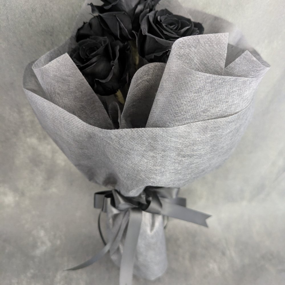 プリザーブドフラワー黒薔薇花束4輪／黒薔薇魔法発動中