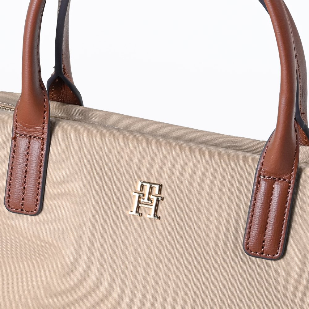 高品質ヨーロッパ輸入モデル トミーヒルフィガー TOMMY HILFIGER トートバッグ ミニトート ミニショルダー レディース POPETTE MINI クリーム AW0AW17709 ACC HORSERADISH 送別会 誕生日 結婚祝い 結婚式 彼氏 息子 夫 男性 名刺入れ 高級 父の日 母の日 即日発送