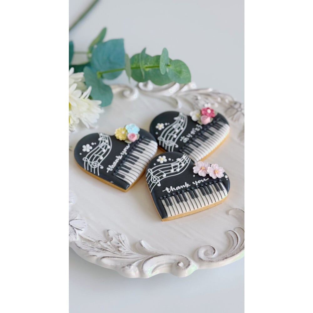 ハートピアノのメッセージクッキー お誕生日 記念日 結婚祝い 出産祝い 退職・送別 卒業・入学祝い 発表会 推し活 お礼・Thank youギフト ウェディング 周年祝い 開店・開業祝い