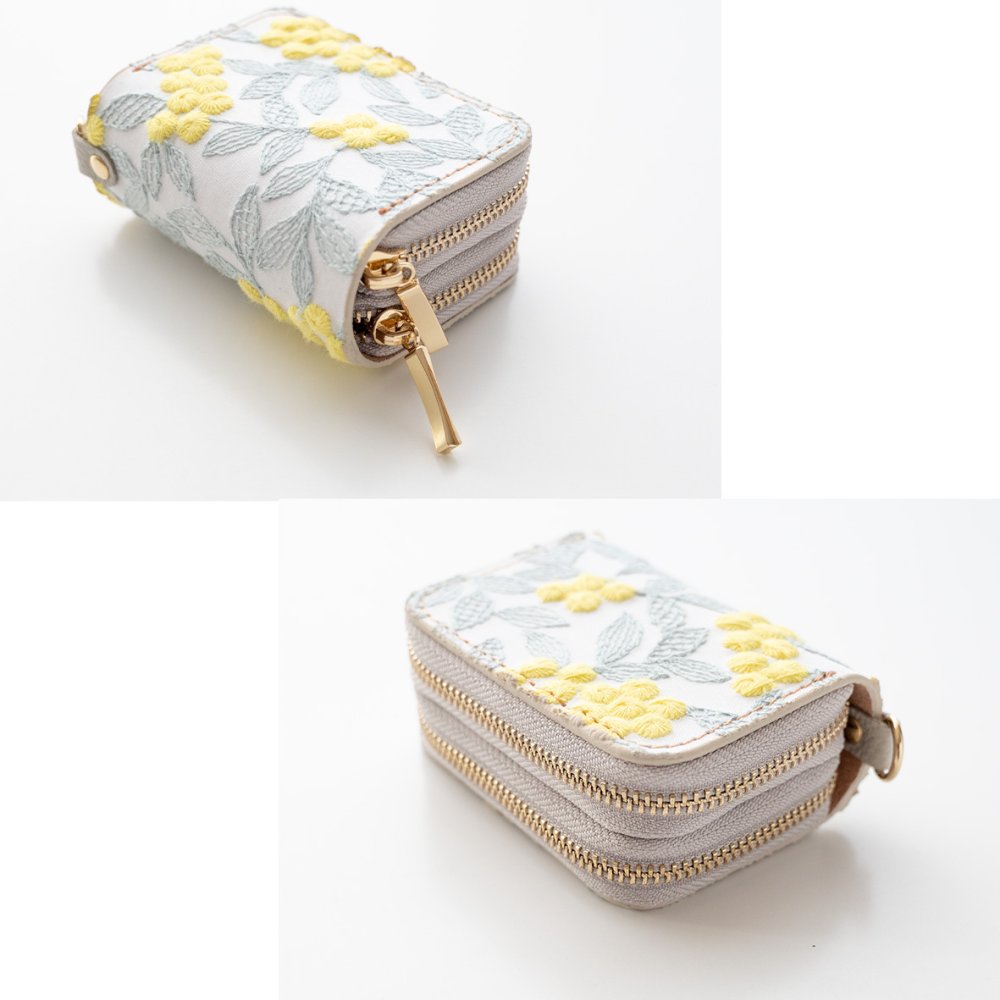 スマートキーケース ダブル 【 ぷっくりミモザ 】 刺繍 全面 2個収納 スマートキー 小物入れ くすみカラー