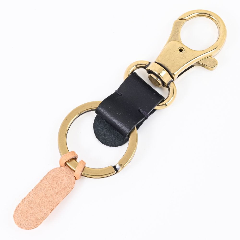 【名入れ無料】 イルビゾンテ IL BISONTE キーリング キーホルダー C0551 P 135 BLACK ブラック SKH016PG0020BK109 レザー 本革 バレンタイン 送別会 誕生日 結婚祝い 結婚式 名入れ 息子 娘 キーホルダー 高級 父の日 母の日 ホワイトデー