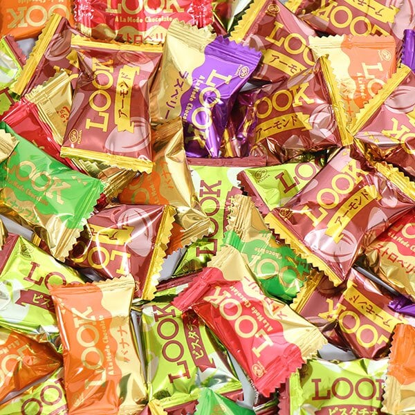 (全国送料無料)お菓子 詰め合わせ 不二家 LOOKチョコレート6種類計46個（バナナ・ラズベリー・パイナップル・ストロベリー・ピスタチオ・アーモンド） メール便 (omb10133z)【送料無料 詰め合わせ おやつ 小袋 個包装 お試し】