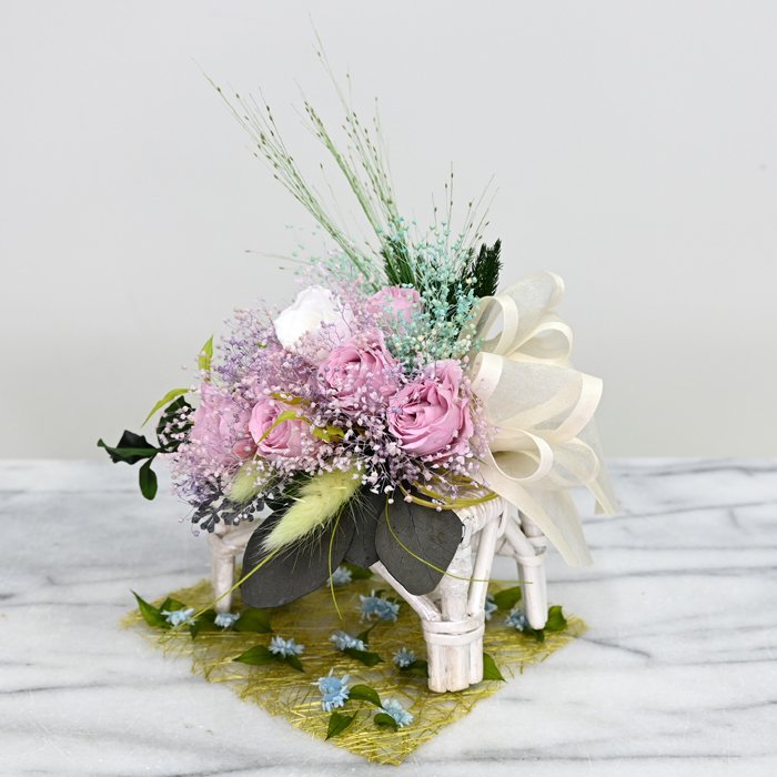 【最後の1点】花待ちの小さなイス ― 7つの薔薇の約束 ―　プリザーブドフラワー　ドライフラワー 　お祝い 　飾り　ウェディング