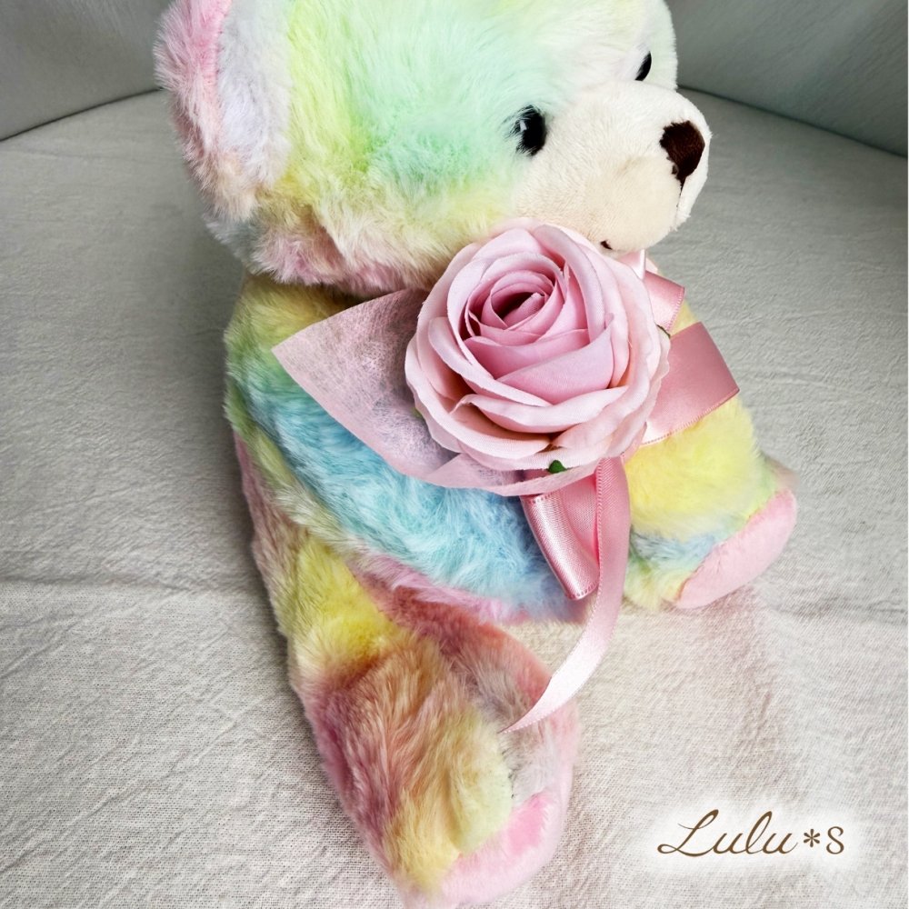 ぬいぐるみ くま テディベア レインボー パステル ゆめかわ 抱きつきアニマル くまのシロップ バラ 花束 フラワーギフト アーティフィシャルフラワー 造花 プレゼント ギフト 誕生日 記念日 出産祝い 発表会 母の日 クリスマス ホワイトデー 女性 彼女 妻 友達 娘 子供 キッズ お祝い 0866