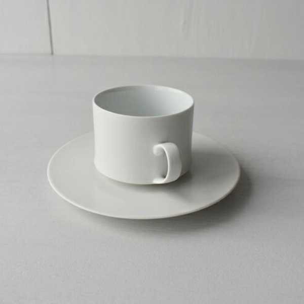 西海陶器 agasuke カップ＆ソーサー 45200 波佐見焼 おしゃれ 磁器 コーヒーカップ ティーカップ モダン 北欧 日本製 ギフト プレゼント 贈り物 結婚祝い 引っ越し祝い 焼き物
