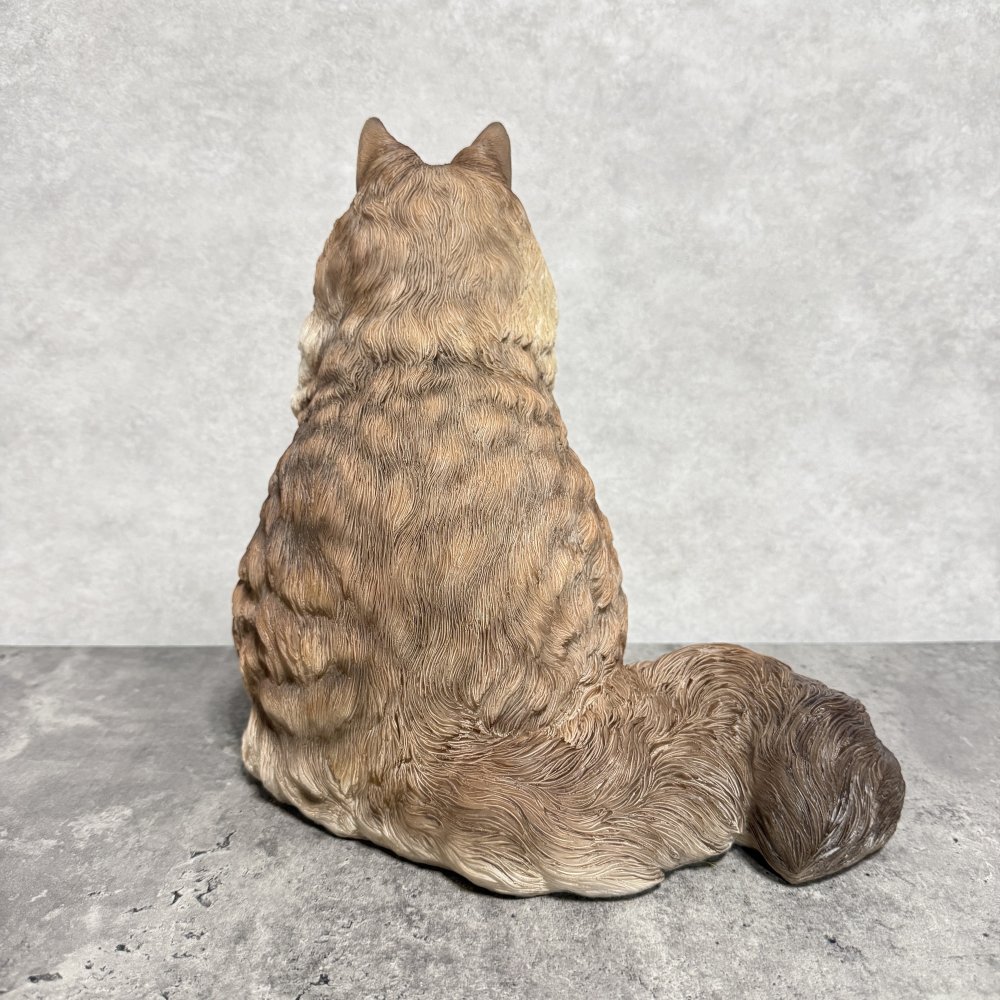 WooBia ウービア 猫 置物 お座りノルウェージャンフォレストキャット マスターズエディション 高さ29.5cm リアル 長毛 ネコ アニマルオブジェ 玄関 リビング インテリア 猫好き 新築祝い 開店祝い 退職祝い プレゼント ギフト