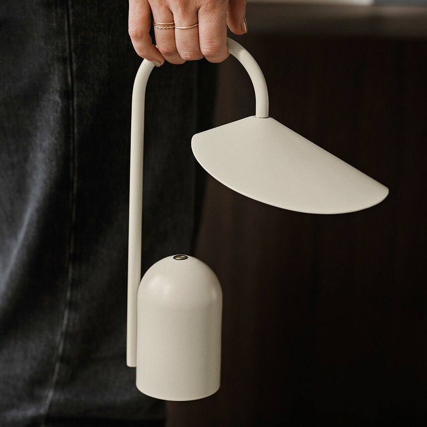 ferm LIVING ファームリビング Arum アールム ポータブルランプ テーブルライト間接照明 北欧インテリア ブランド 人気 充電 持ち運び 室内 おしゃれ デスクライト
