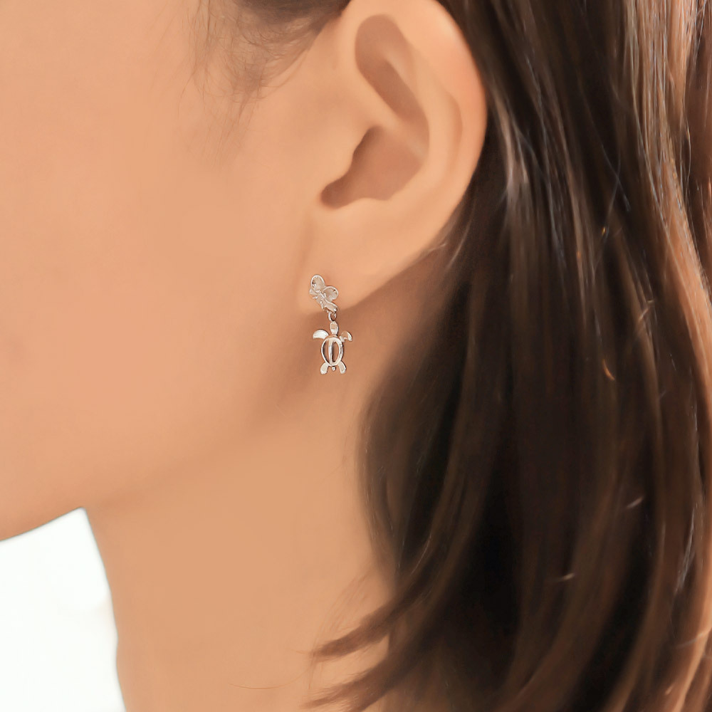 ハワイアンジュエリー ホヌ プルメリア ピアス ジルコニア シルバー925 ロジウムコーティング キャッチ メール便 20G ゲージ 彼女 妻 女性 レディース 誕生日 プレゼント ハロウィン 【品番：SE56058】