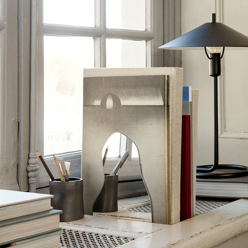 ferm LIVING ファームリビング Pond ブックエンド 左右セット  Mirror Polish  北欧雑貨 おしゃれ 本棚 文具 インテリア雑貨 オブジェ 置物 飾り プレゼント ギフト オススメ 本好き 読書 デスク周り