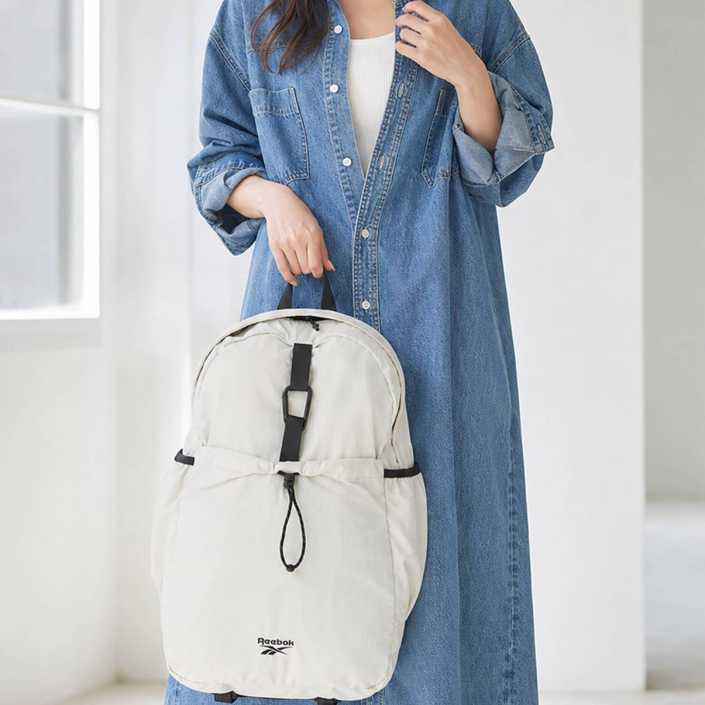 Reebok リーボック ナイロンリュック 約23L a4 軽量 軽い リュックサック  レディース メンズ ユニセックス 通学 学生 高校生 通勤 大人 カラビナ付き デイパック  ワンポイントロゴ シンプル アウトドア スポーツリュック ブランド 旅行 2026 karlas