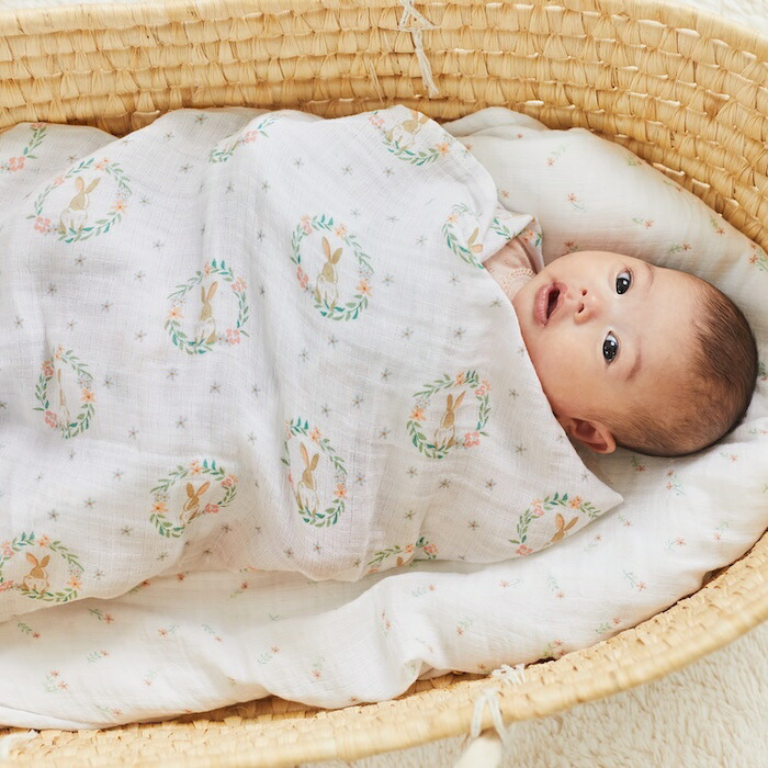 おくるみ スワドル 4枚セット 出産祝い aden+anais エイデンアンドアネイ ブラッシングバニーズ コットンモスリン ダブルガーゼ 大判 約112cm 新生児 退院 内祝い 出産内祝い 女の子 ギフト 専用ボックス入り ガーゼケット ブランケット 授乳ケープ おむつ替えシート 双子