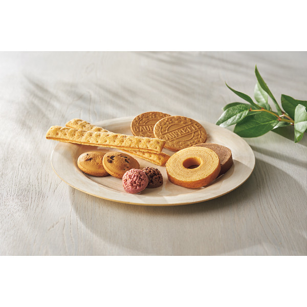 ノーブランド スイーツアソート＋S [26-0043-010] ZSA-10R 焼き菓子 クッキー パイ バウムクーヘン ゴーフレット スイーツ 詰め合わせ 贈り物 ギフト