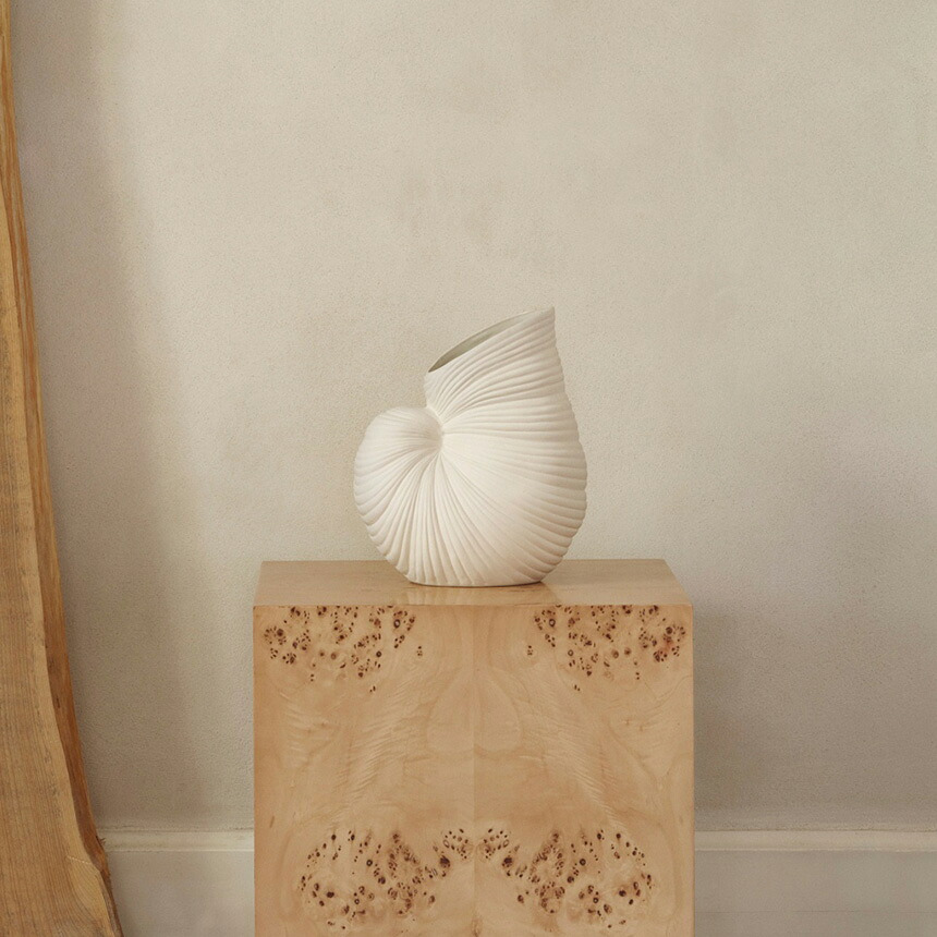 ferm LIVING ファームリビング シェルベース Shell Vase 北欧人気 オブジェ 置物 飾り インテリア 雑貨 デンマーク おすすめ プレゼント ギフト 北欧雑貨 オウムガイ 貝 デザイン 貝殻 インテリア雑貨