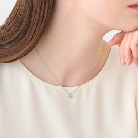 【無料ラッピング】 ヨンドシー 4℃ ネックレス シルバー 月 8月誕生石 ペリドット レディース ブランド 正規品 新品 ギフト プレゼント 人気 おすすめ 誕生日 記念日 クリスマス 送料無料 4cd522752