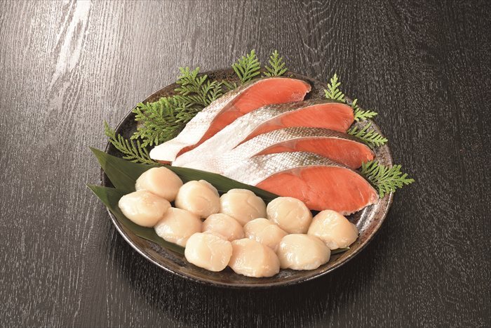 送料無料 北海道産地直送 カネサン佐藤水産 紅鮭・ほたて貝柱詰合せ  ※ご注文後約7～10日前後での発送となります。沖縄・離島へは別途配送料が発生いたします お取り寄せグルメ スイーツ