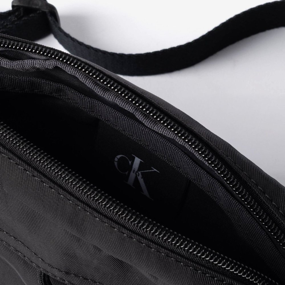 カルバンクライン Calvin Klein BOLD CAMERA BAG ロゴ ナイロン カメラバッグ LV04D3117G ショルダーバッグ メンズ バッグ