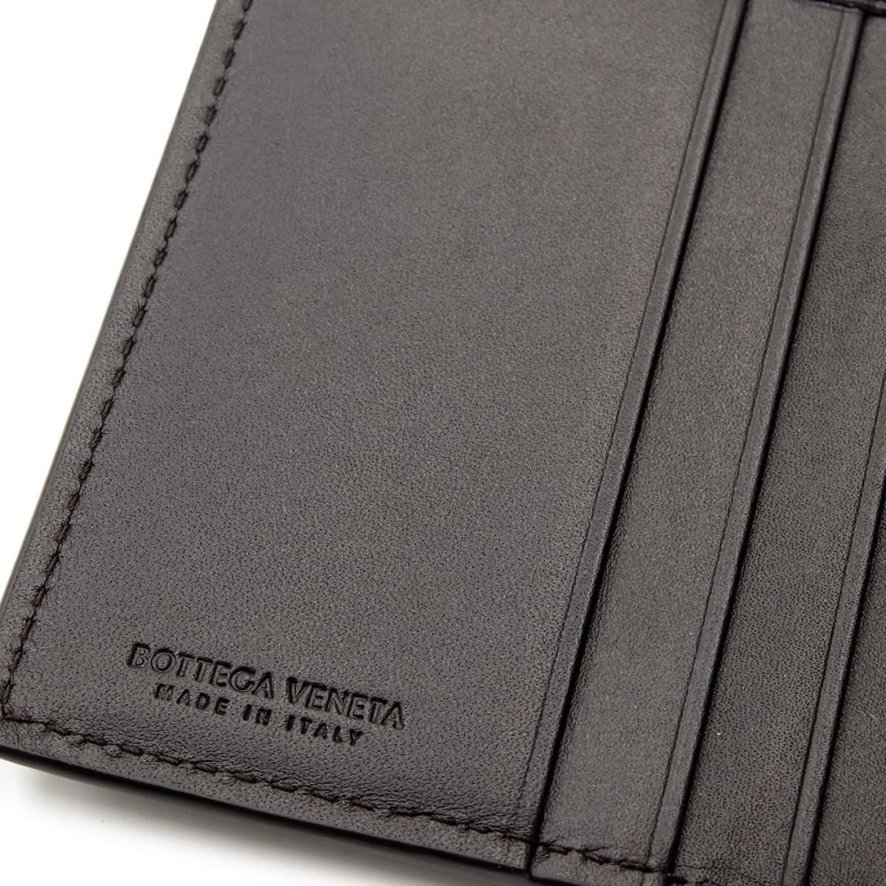 選べる2色 ボッテガヴェネタ 二つ折り財布 メンズ イントレチャート BOTTEGA VENETA 小銭入れなし 札入れ カード入れ6枚 本革 レザー ダークブラウン ダークグレー コンパクト 222338 V47W1 2006 2015