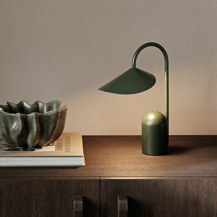 ferm LIVING ファームリビング Arum アールム ポータブルランプ テーブルライト間接照明 北欧インテリア ブランド 人気 充電 持ち運び 室内 おしゃれ デスクライト