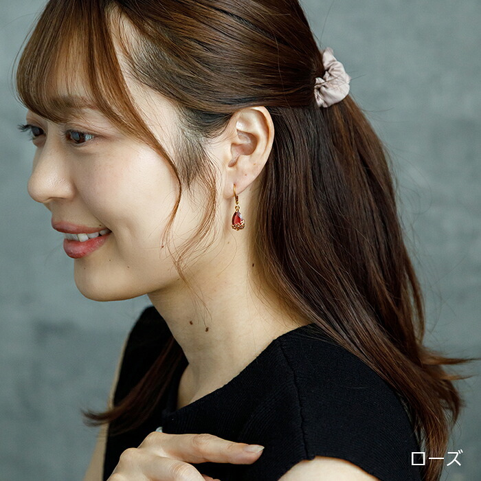 ピアス 金属アレルギー サージカルステンレス フープ 落ちない 引っかからない 外れにくい フック 花かごつき しずく型 カラフル ガラスストーン 全12色