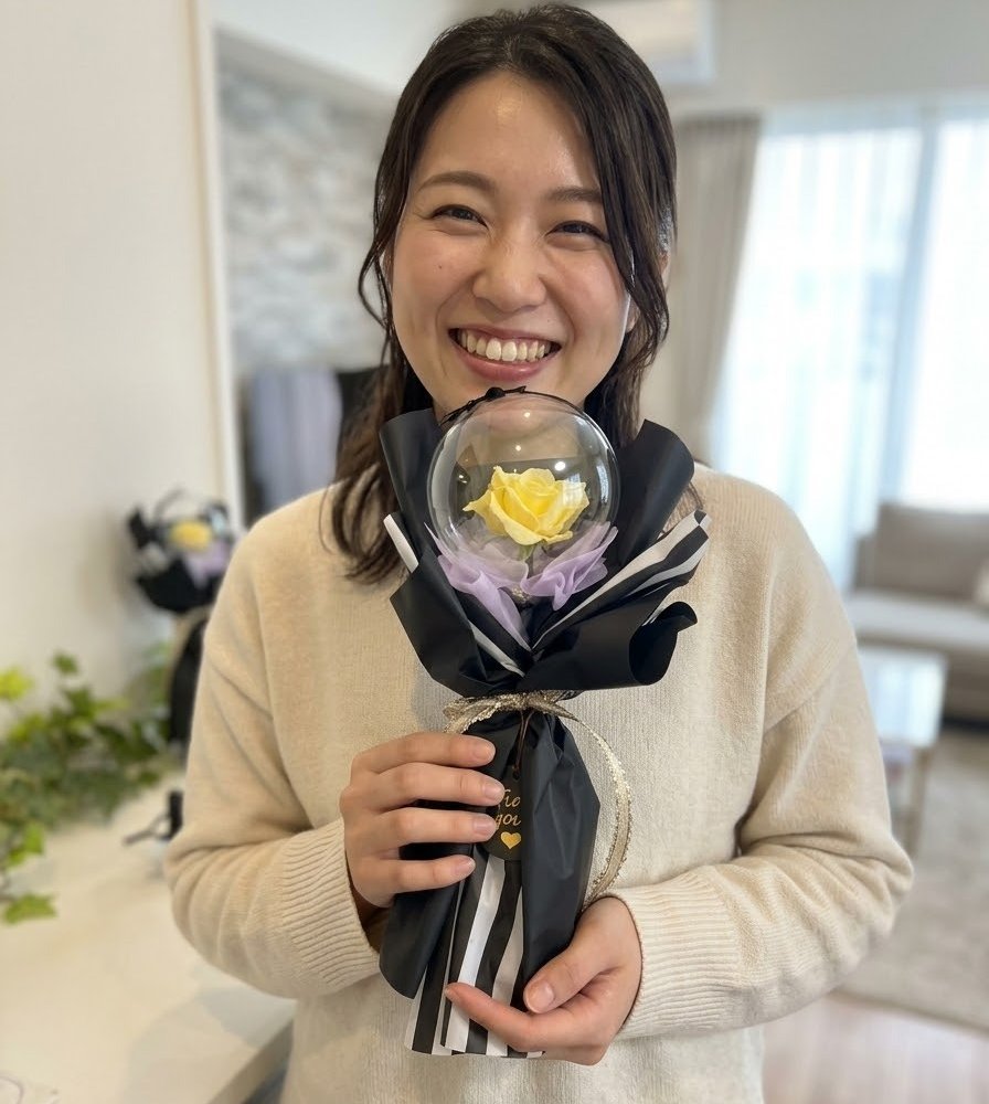 バルーンフラワーミニブーケ１輪花束 バルーンブーケ【選べる４色】　推し活 メンカラ 薔薇 プチギフト 韓国風 シック モノトーン 誕生日 発表会 卒業式 卒園式 送別会 記念品 お配り用 おしゃれ かわいい ギフト　プレゼント フラワーバルーン 造花 アートアクアバルーン